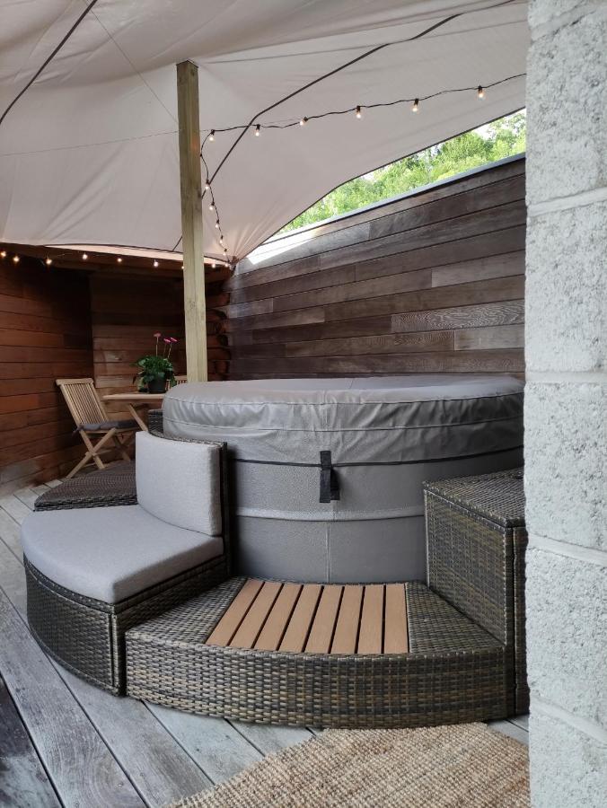 Gite A L'Ombre Du Clocher Avec Jacuzzi Et Sauna Privatifs Celles  Exterior foto
